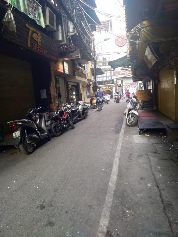 Bán nhà lô góc trung tâm phố cổ, phố Tạ Hiện, Hoàn Kiếm, 60m2, phố chuyên kinh doanh ẩm thực cả ngà