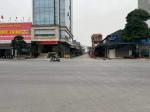 Bạn muốn đường to  ô tô  tránh nhau \r\nvỉa hè rộng kinh doanh được